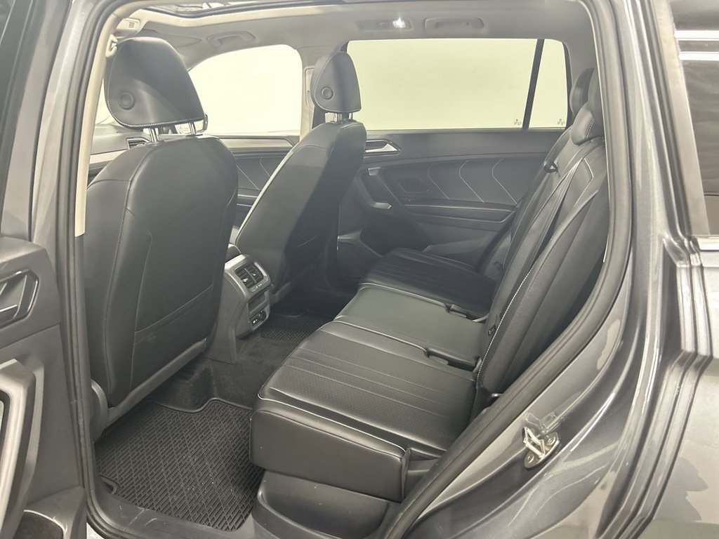 Certified 2024 Volkswagen Tiguan SE w/ Panoramic Sunroof Package AWD/4WD image 20