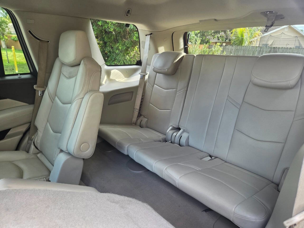 Used 2016 Cadillac Escalade Luxury RWD image 16