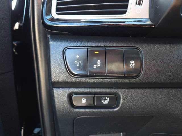 Used 2017 Kia Niro EX image 11