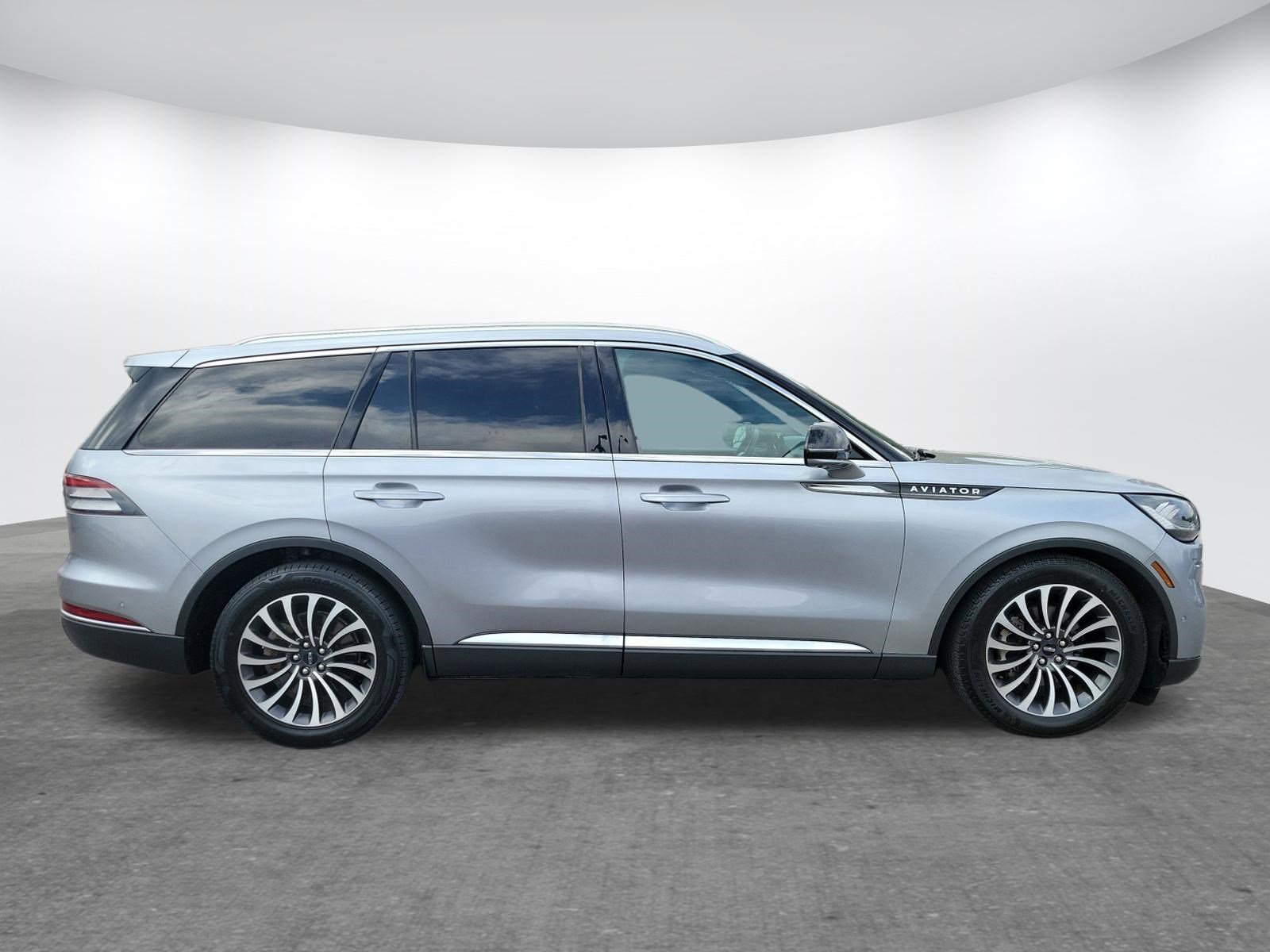 Used 2023 Lincoln Aviator Reserve w/ Equipment Group 201A image 29