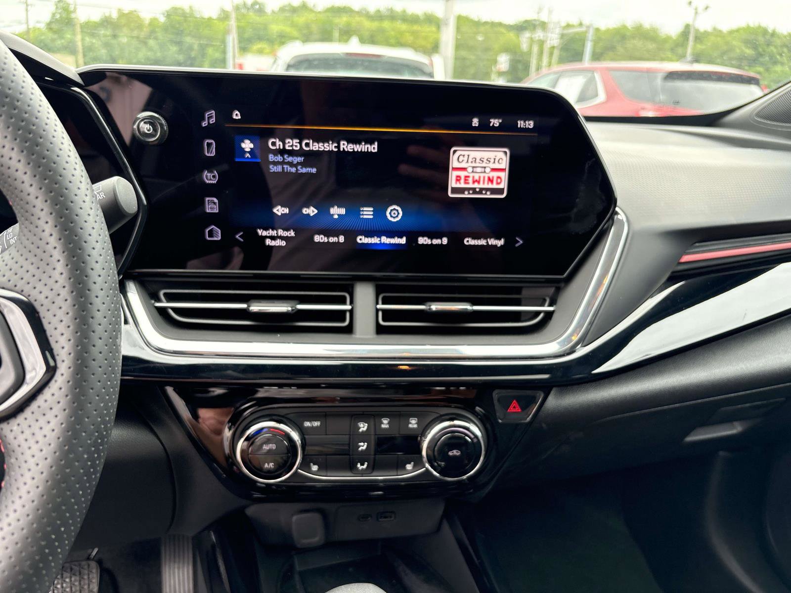 New 2025 Chevrolet Trax RS w/ Sunroof Package image 12