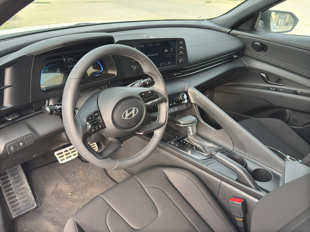 New 2025 Hyundai Elantra Sport image 12