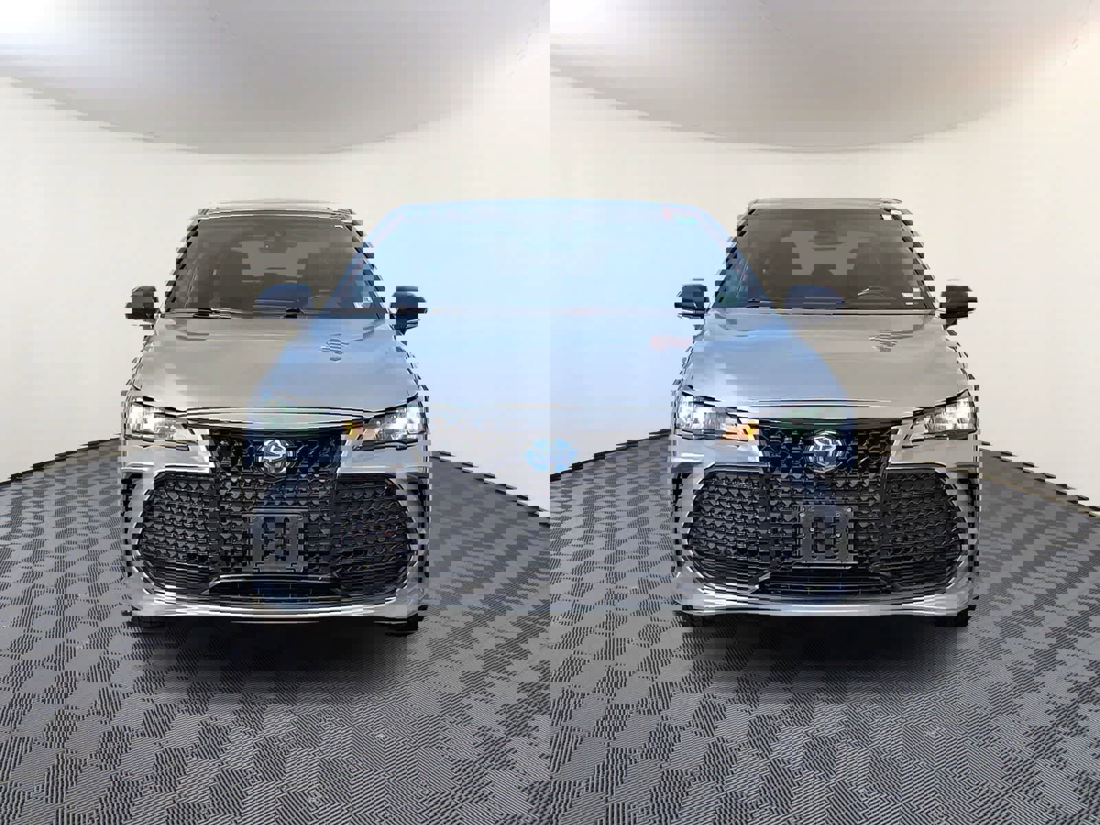 Certified 2020 Toyota Avalon XSE w/ All Weather Liner Package image 3