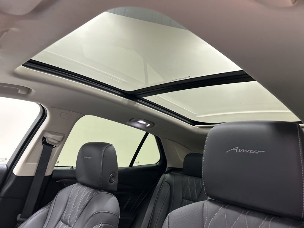 Used 2023 Buick Envision Avenir image 28