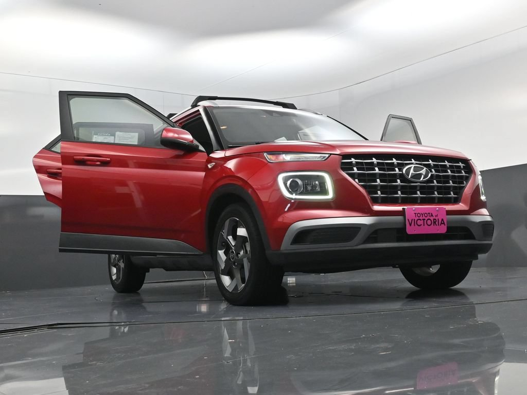 Used 2022 Hyundai Venue Limited FWD image 29