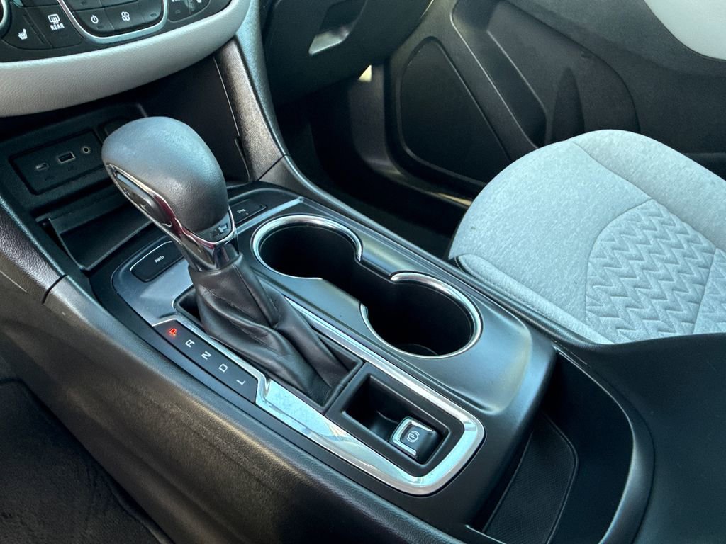 Used 2023 Chevrolet Equinox LT w/ Driver Convenience Package image 32