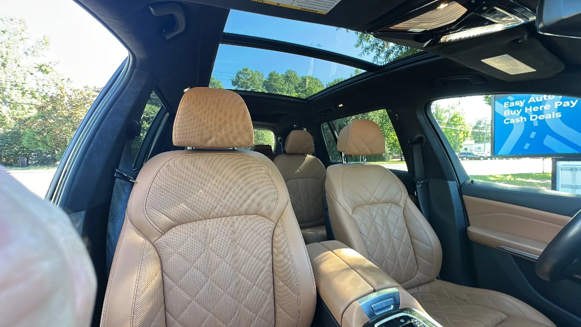Used 2024 BMW X7 xDrive40i w/ M Sport Package AWD/4WD image 26