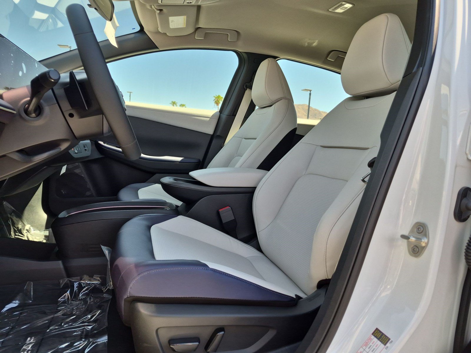 New 2026 Nissan Leaf SV+ w/ Floor Mat Package (SV+) FWD image 12