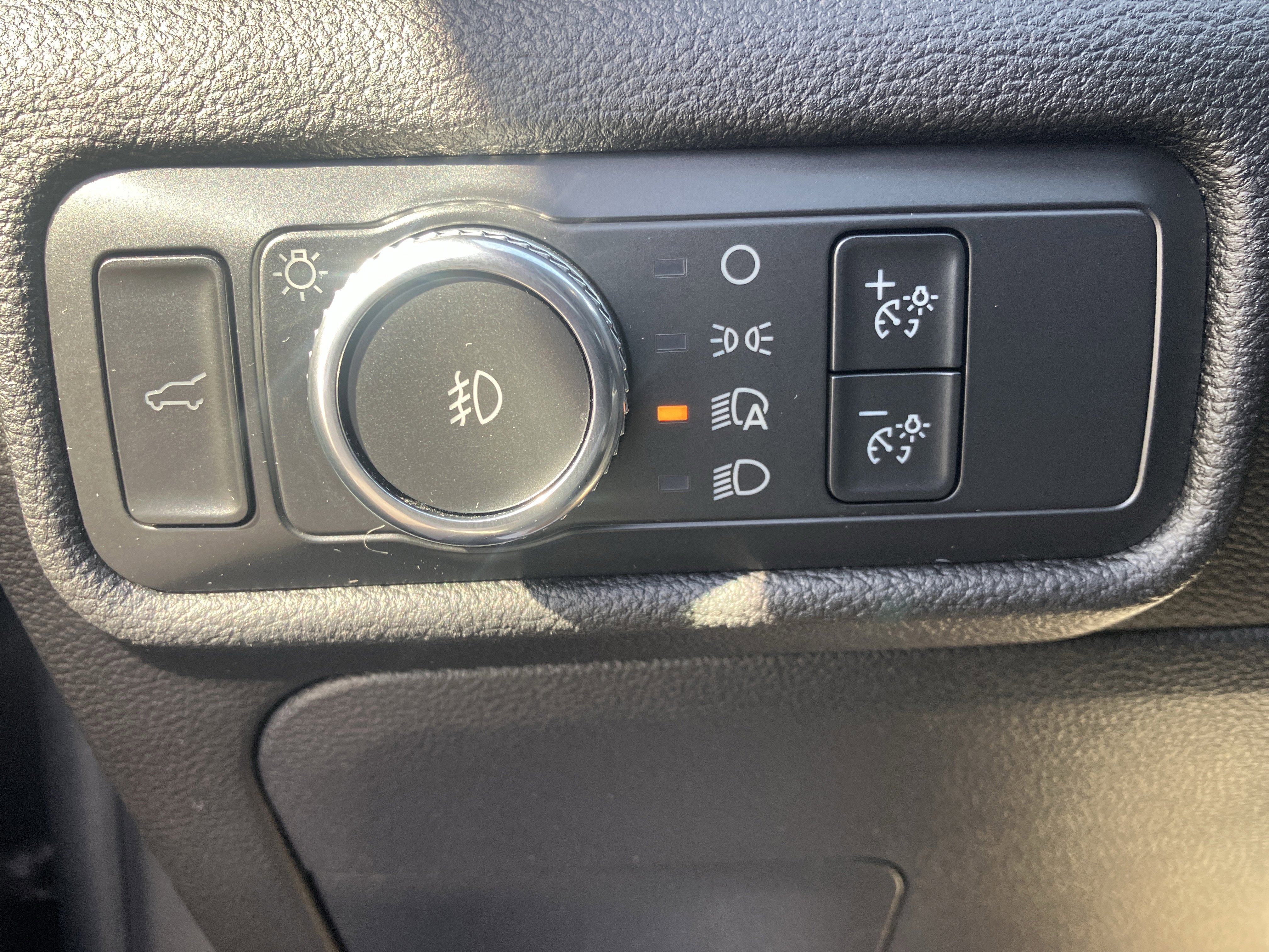 Used 2022 Ford Explorer XLT w/ Equipment Group 202A image 21