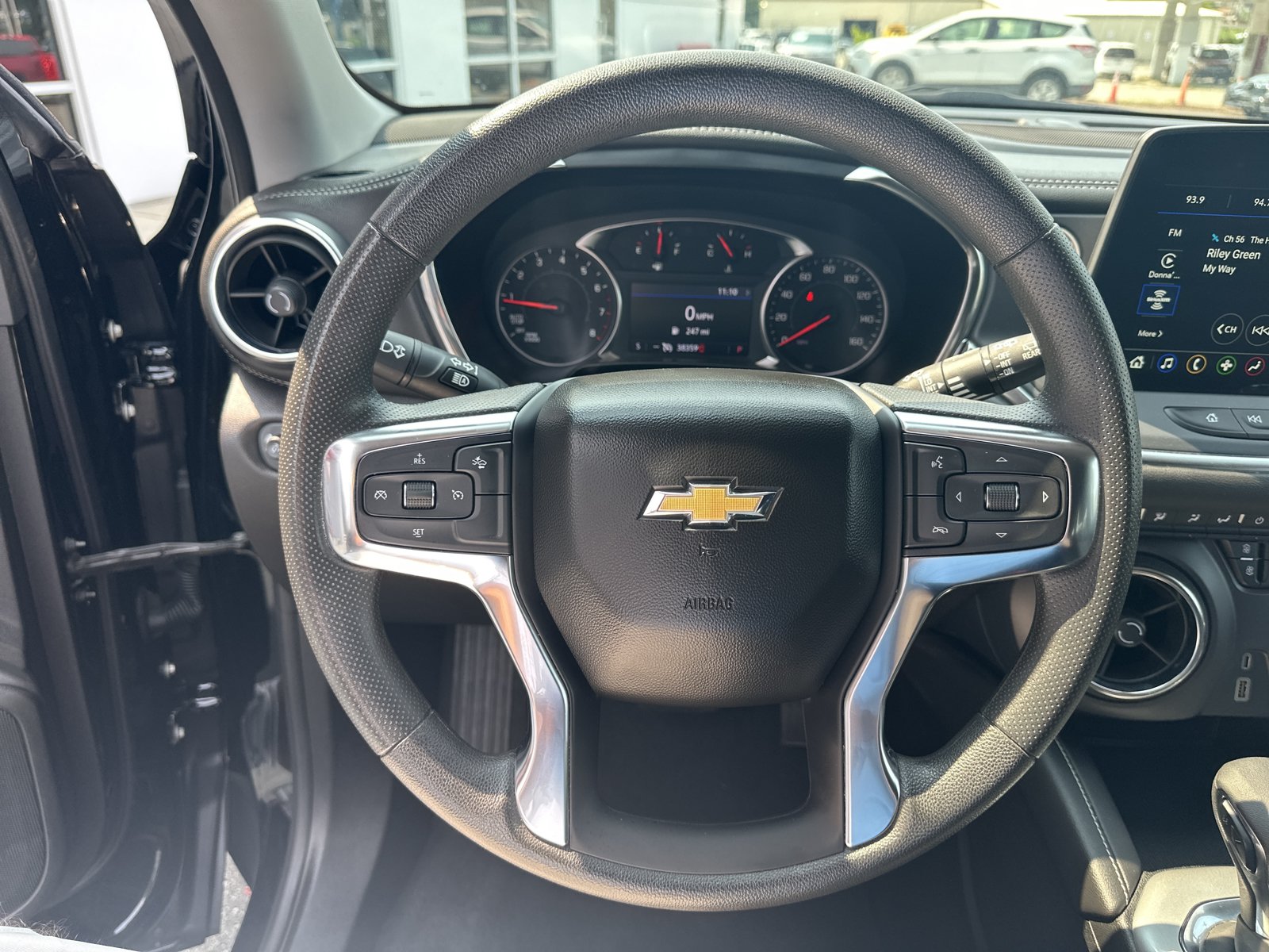 Used 2025 Chevrolet Blazer LT FWD image 11