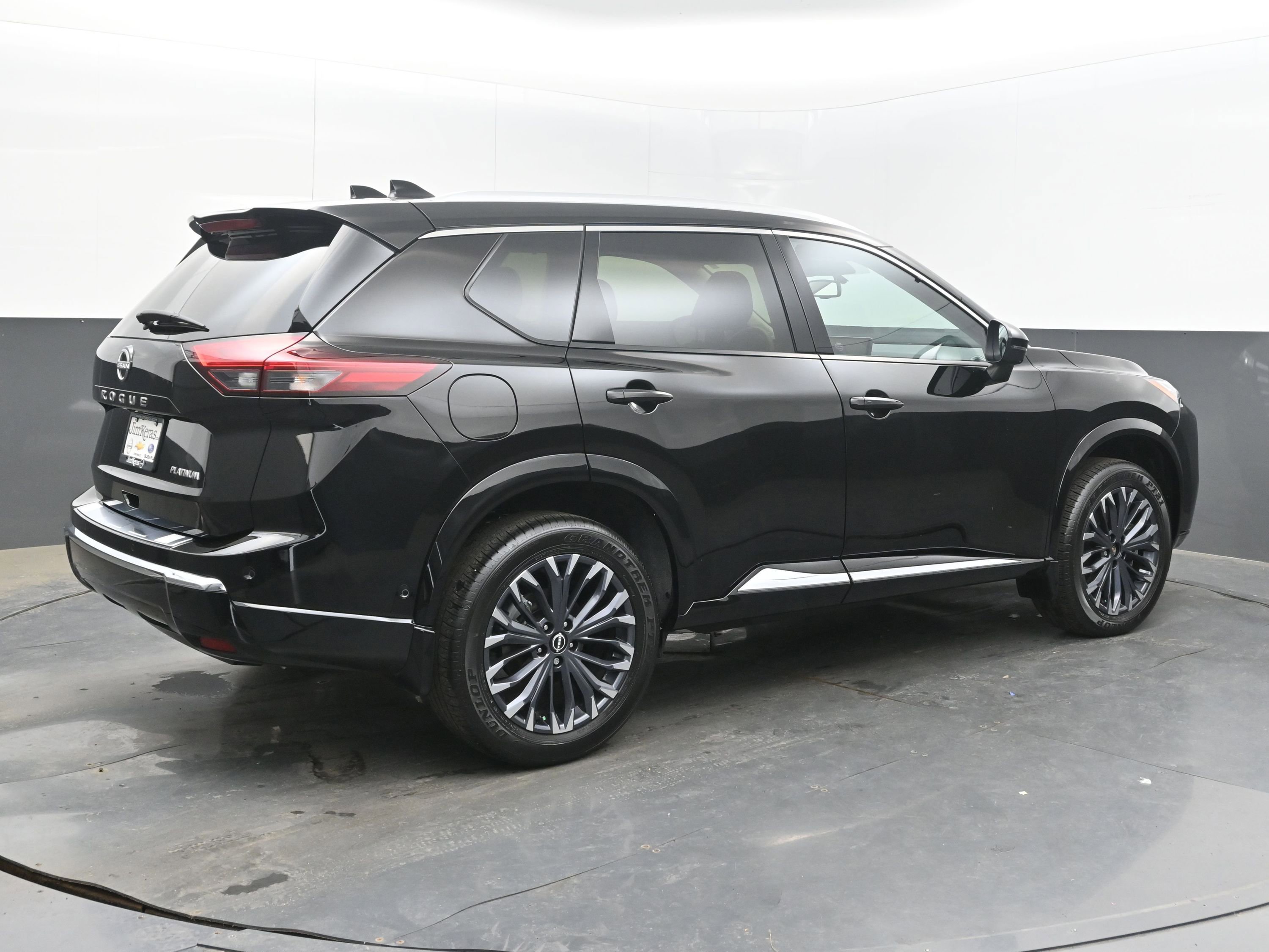 Certified 2025 Nissan Rogue Platinum w/ Tech Package image 7