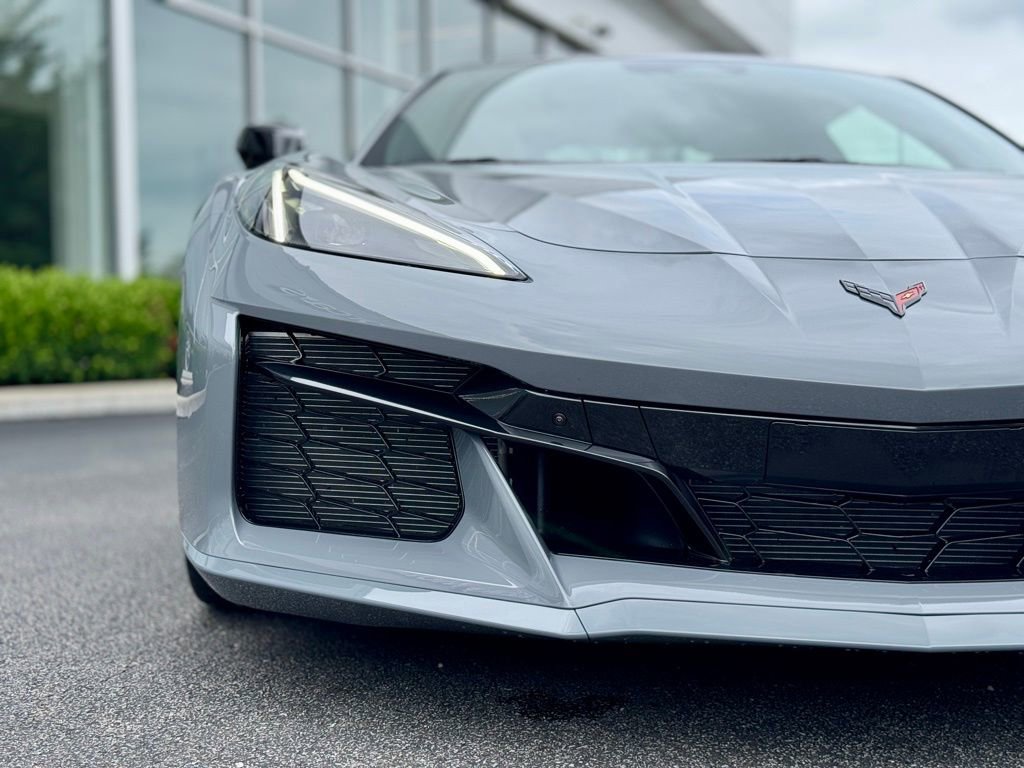 Used 2025 Chevrolet Corvette Z06 w/ Battery Protection Package image 30