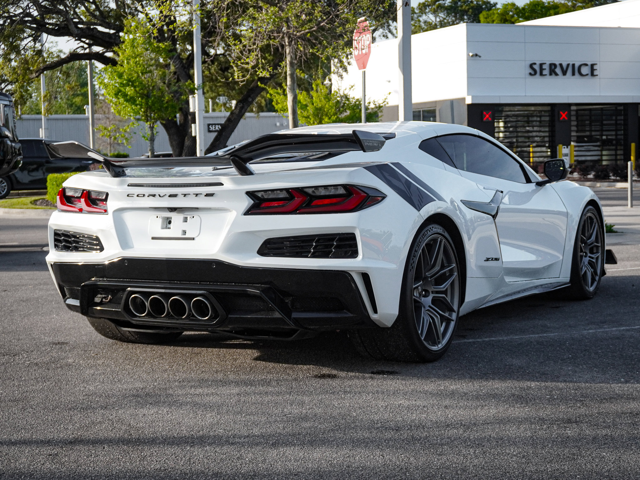 Used 2024 Chevrolet Corvette Z06 w/ Z07 Performance Package RWD image 10