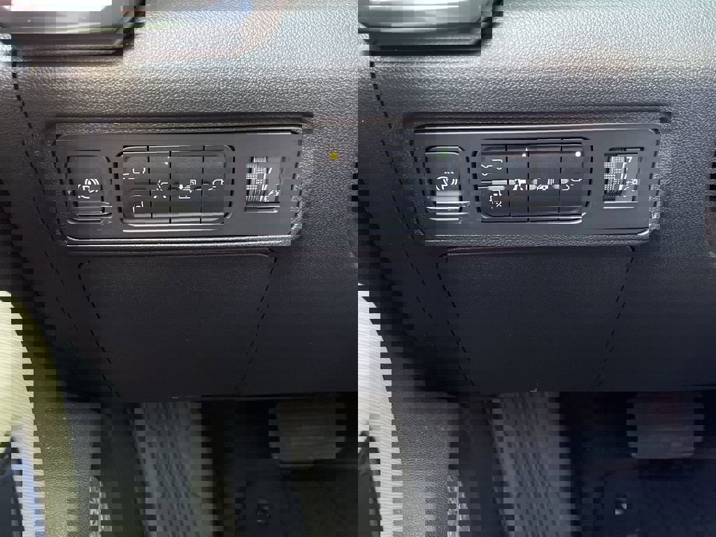 New 2026 GMC Hummer EV SUV w/ LPO, Roof Cross Rail Package image 17