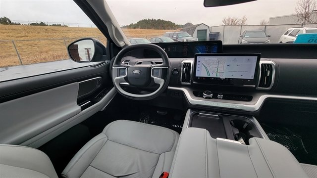 Used 2025 Ford Expedition Max Platinum image 16