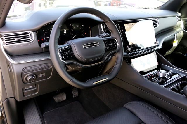 New 2026 Jeep Grand Wagoneer L Summit image 8