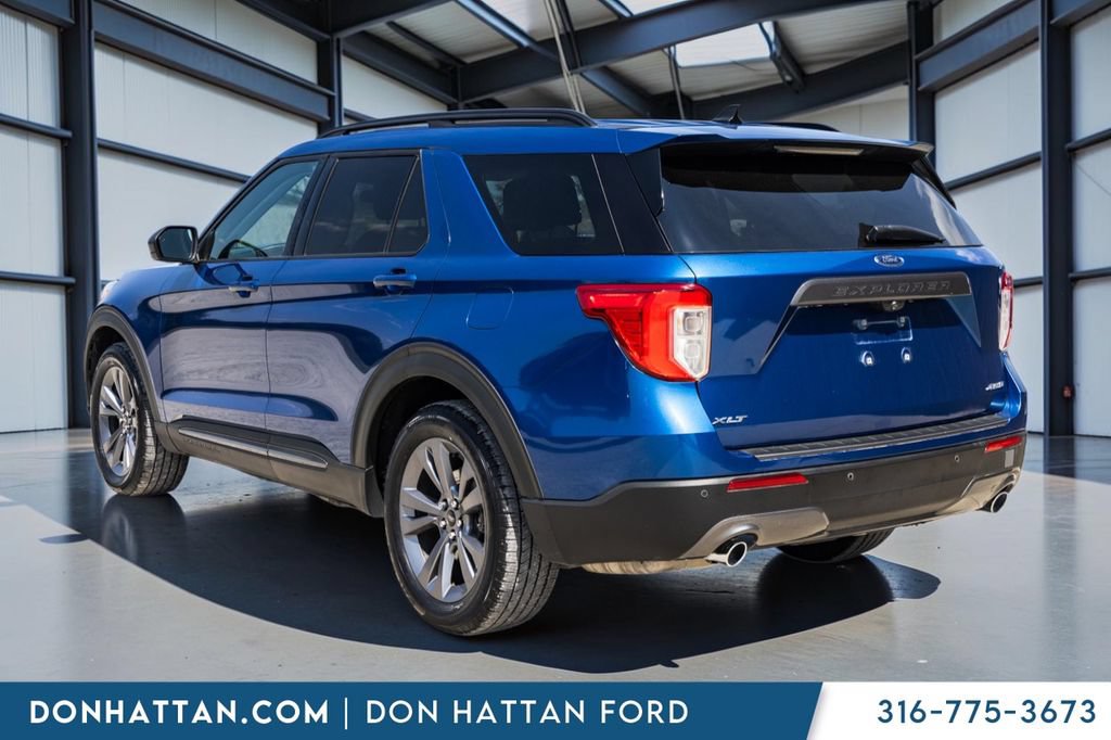 Used 2021 Ford Explorer XLT w/ Equipment Group 202A AWD/4WD image 25