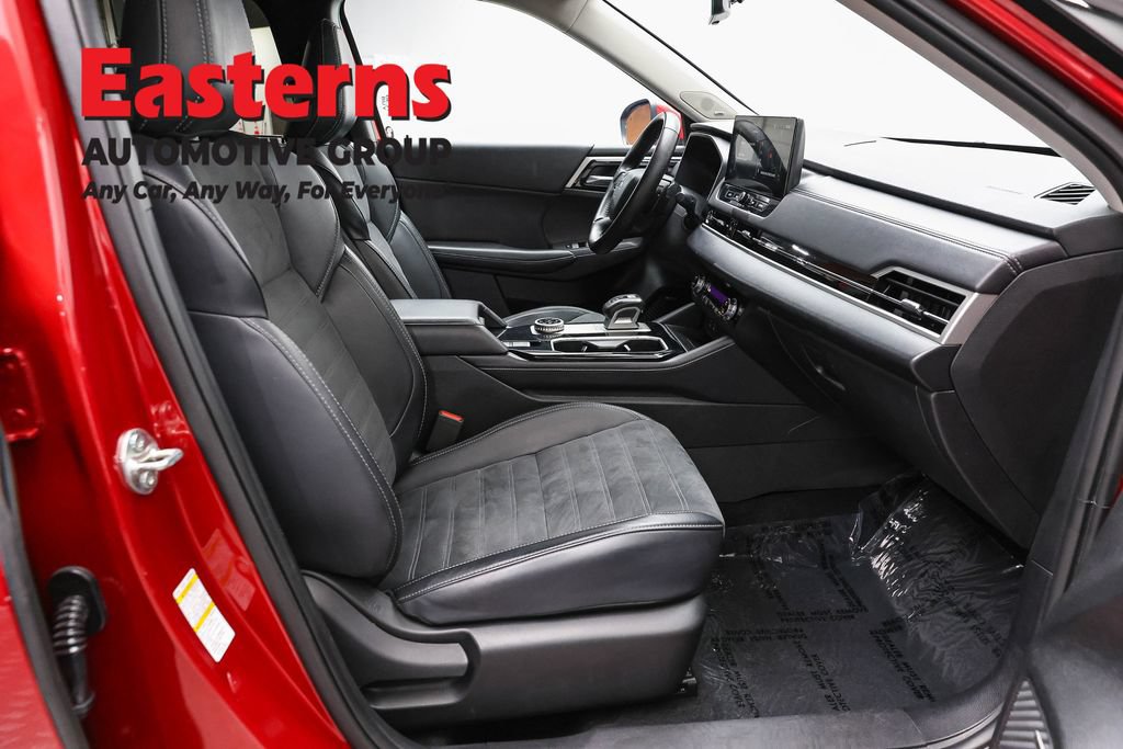 Used 2025 Mitsubishi Outlander SE AWD/4WD image 24