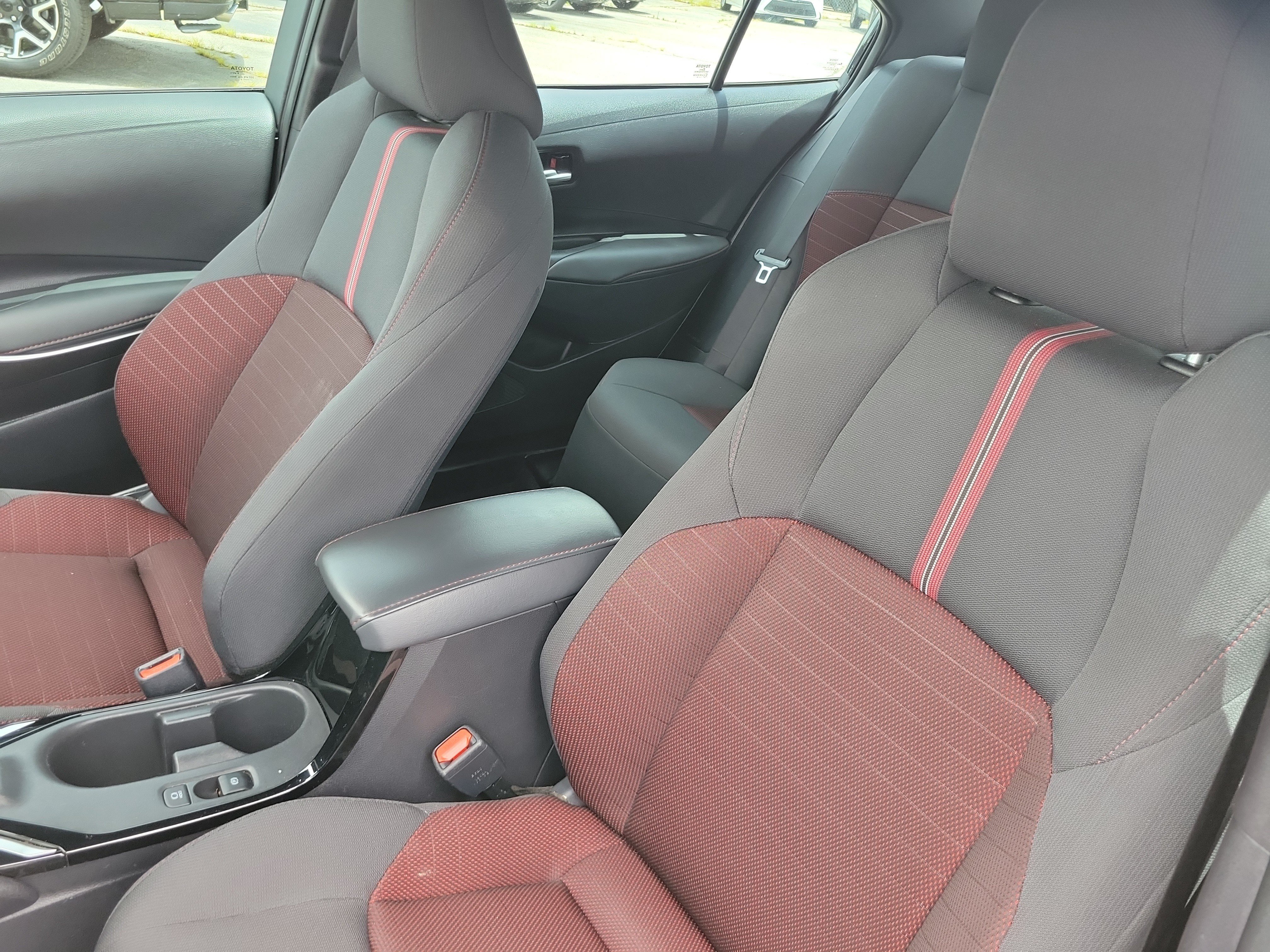 Used 2025 Toyota Corolla SE FWD image 17