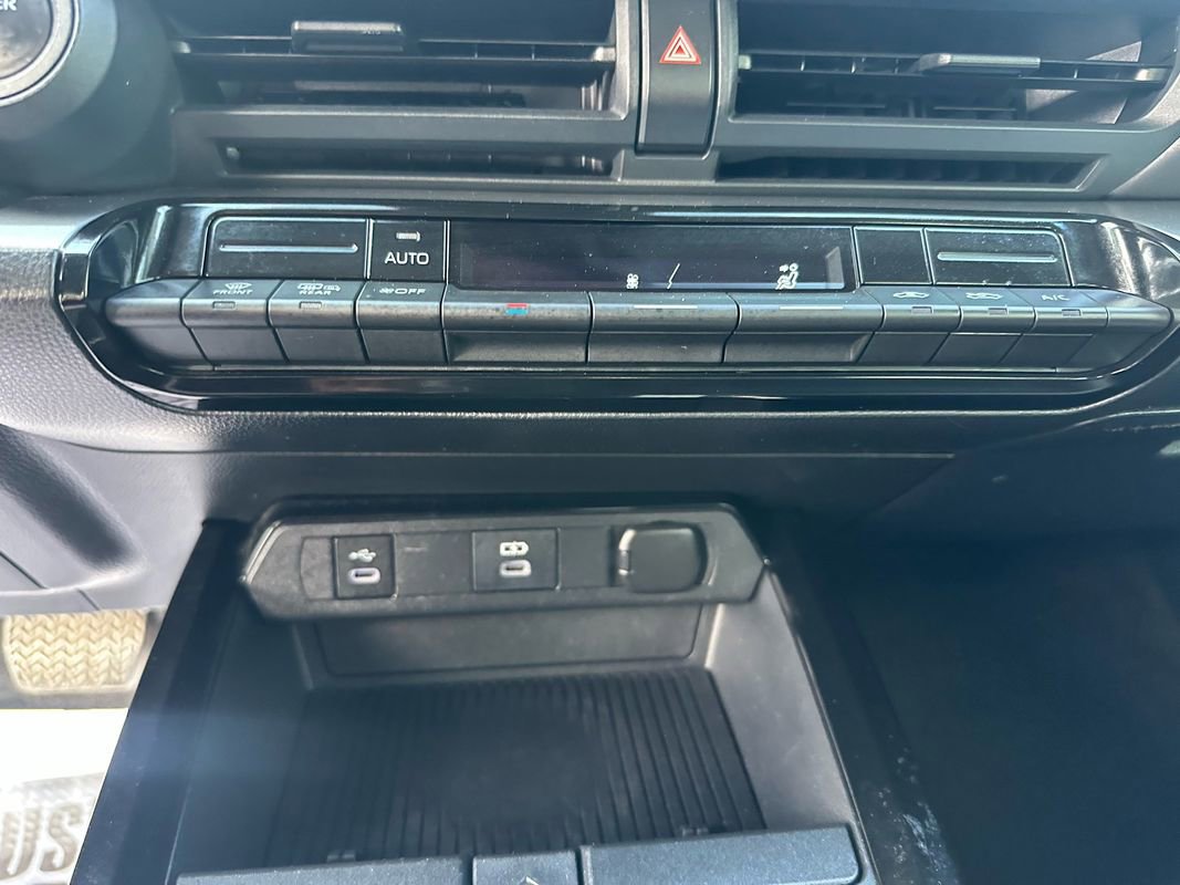 Used 2023 Toyota Prius LE image 38