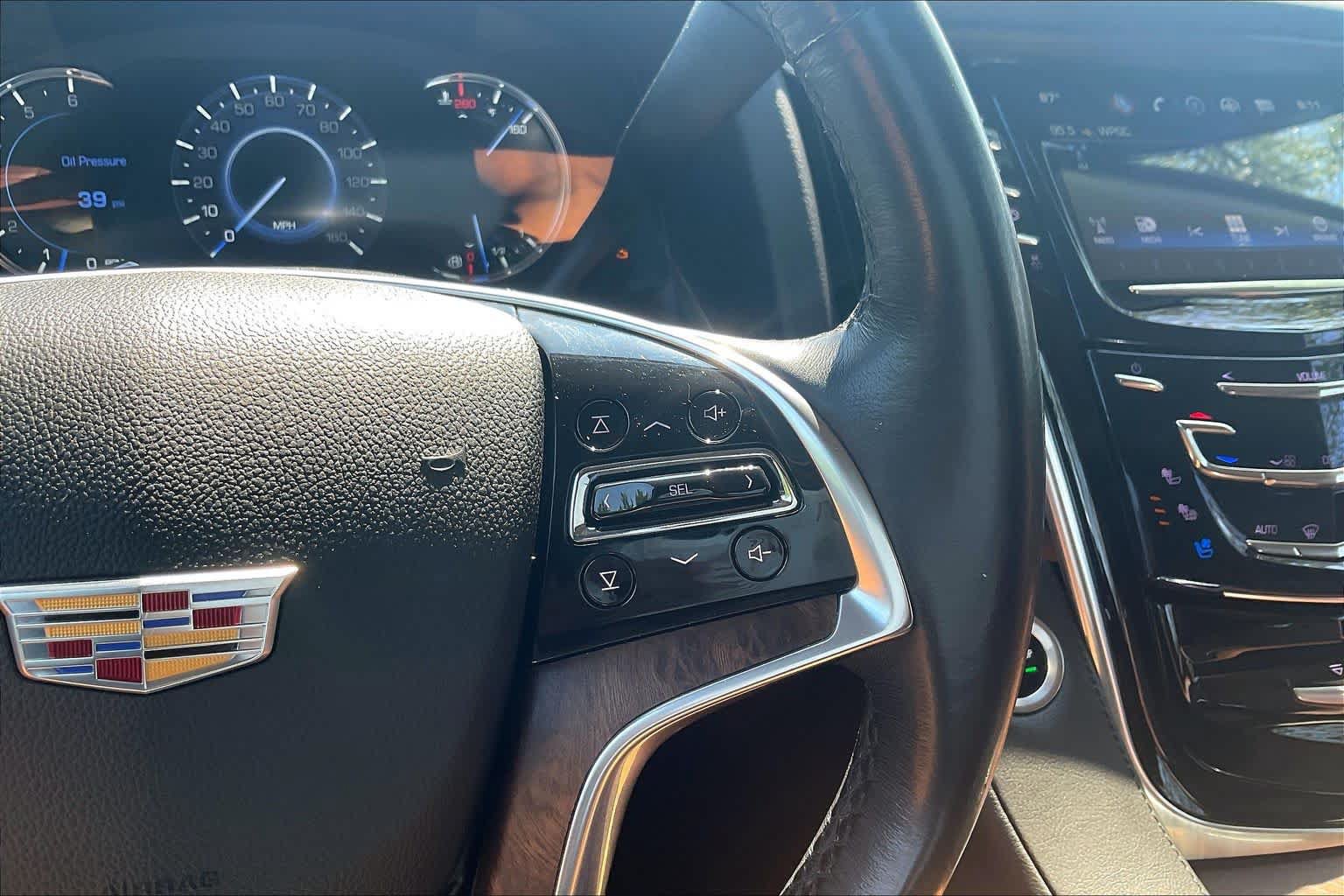 Used 2020 Cadillac Escalade Premium Luxury AWD/4WD image 26