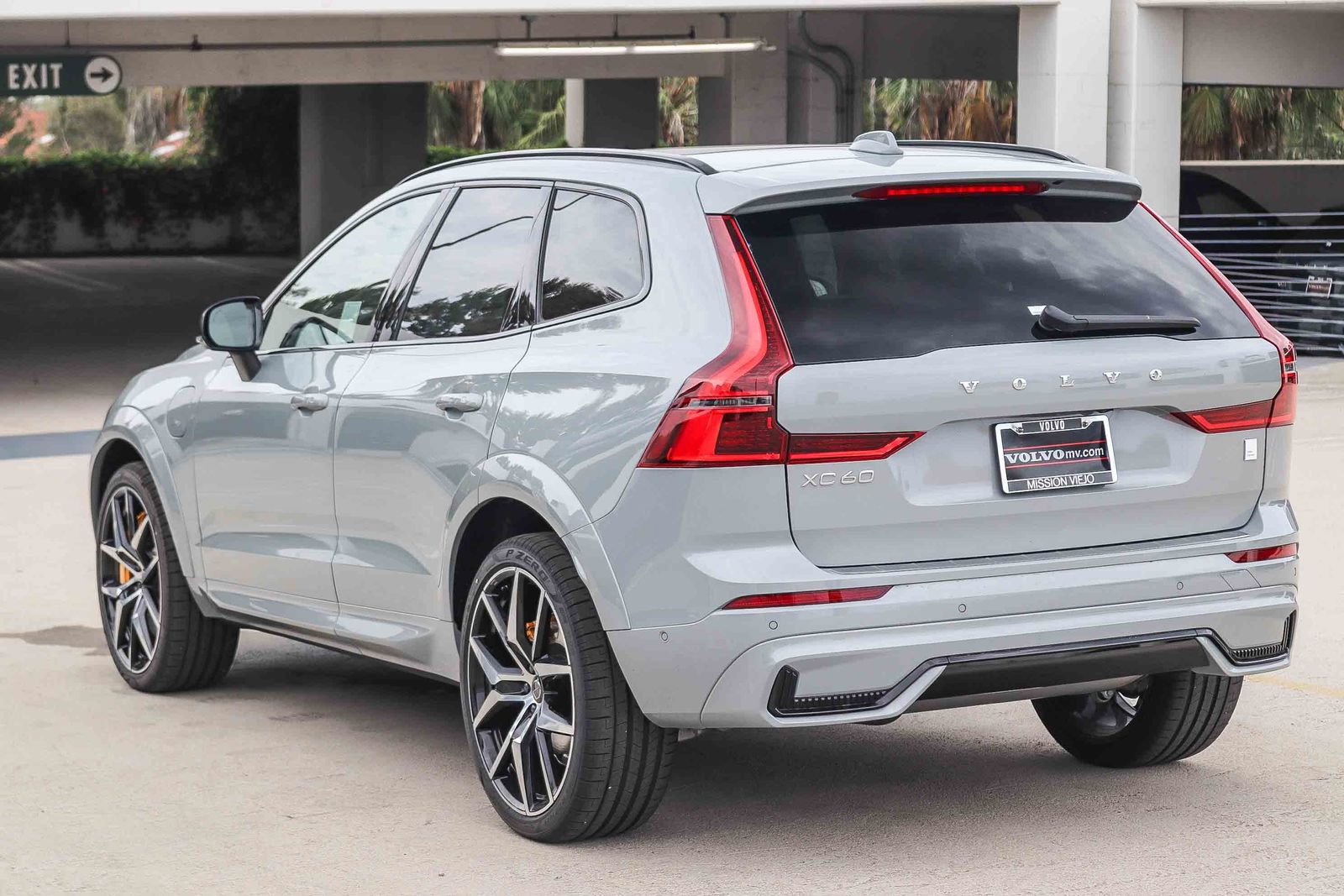 New 2026 Volvo XC60 T8 Polestar w/ Protection Package Premier AWD/4WD image 4