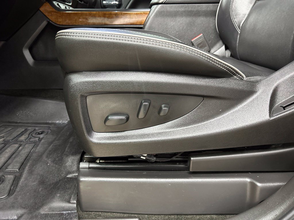 Used 2018 Chevrolet Silverado 1500 High Country AWD/4WD image 17