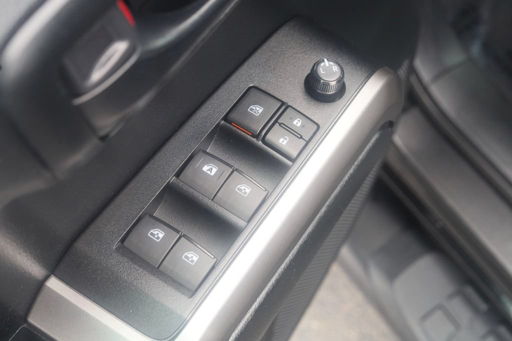 Certified 2021 Toyota Tacoma SR5 AWD/4WD image 24