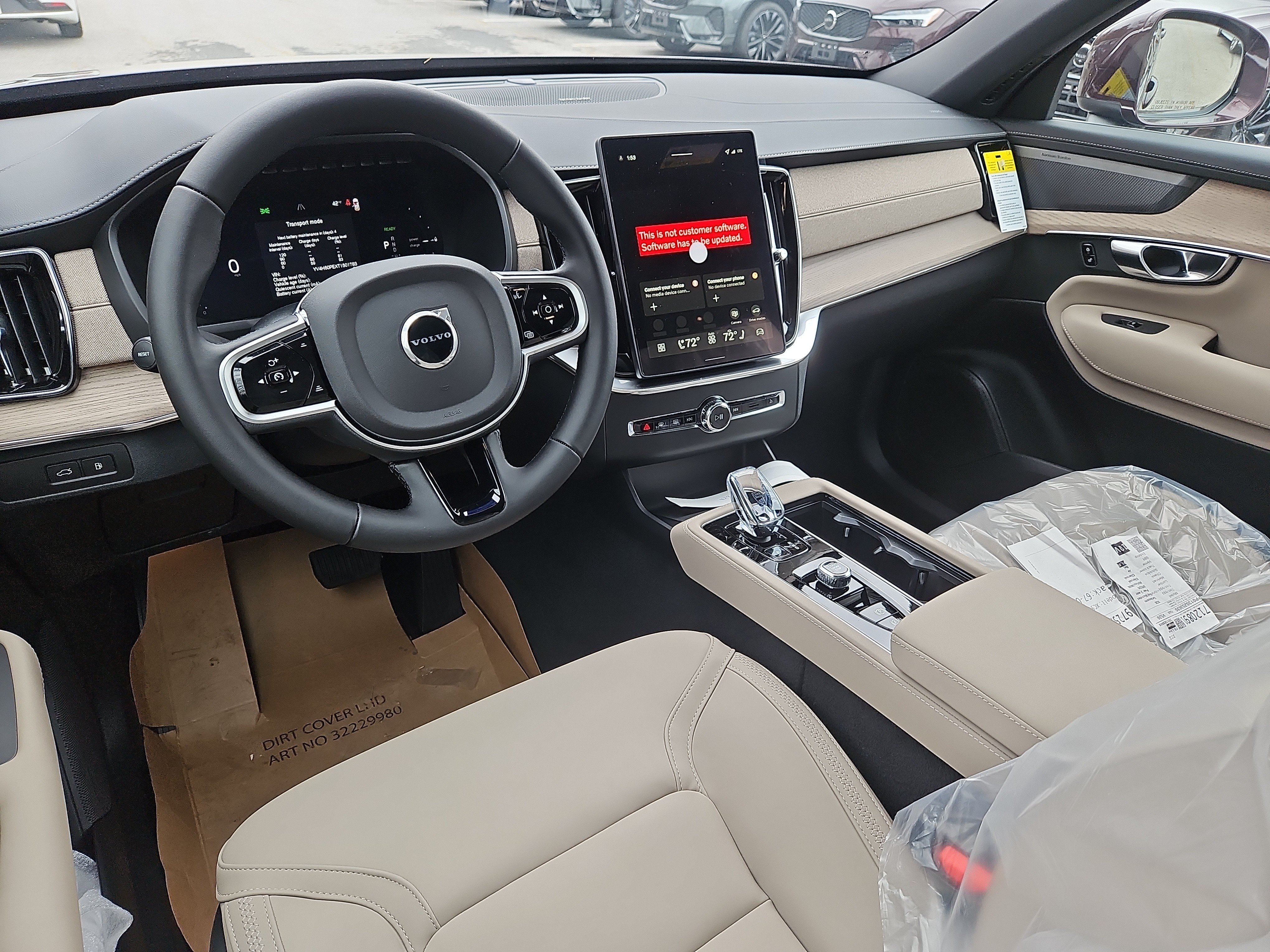 New 2026 Volvo XC90 T8 Plus w/ Protection Package Premier AWD/4WD image 3