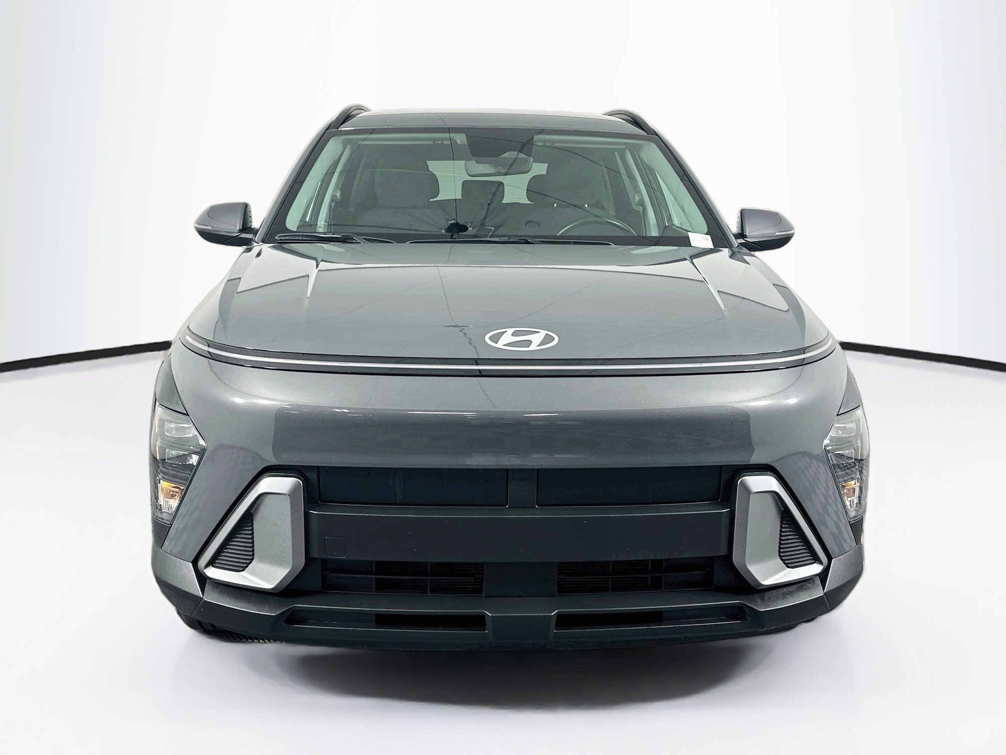 Used 2025 Hyundai Kona SEL FWD image 2