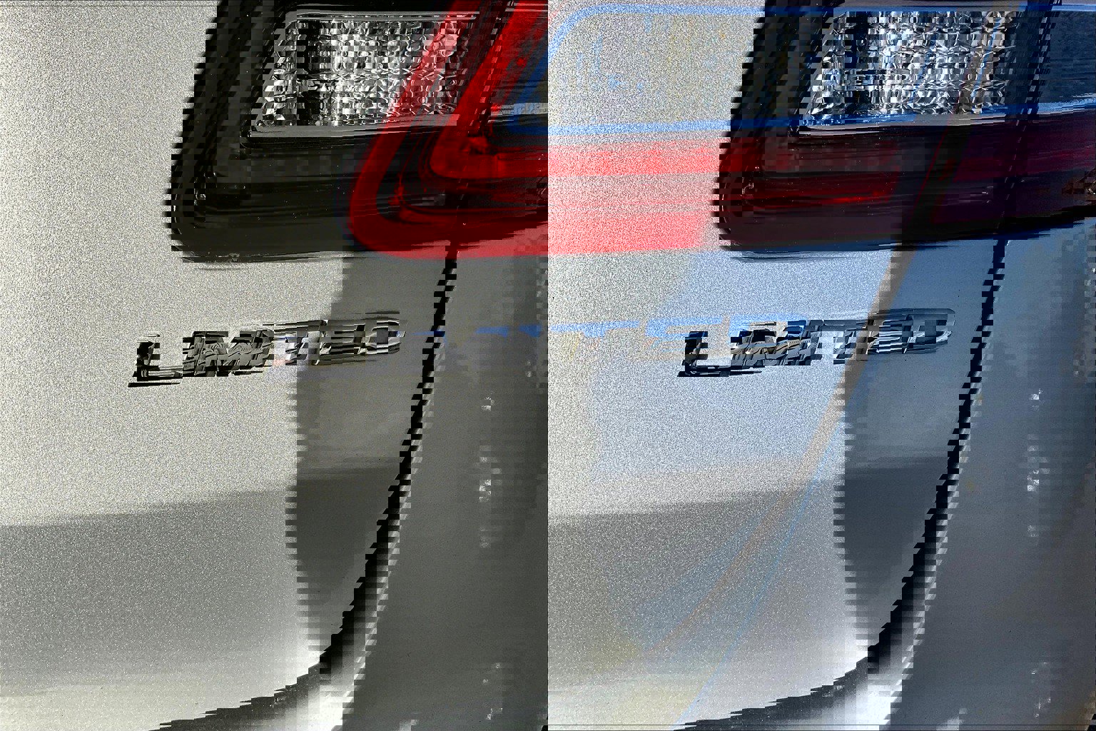 Used 2017 Ford Taurus Limited image 29