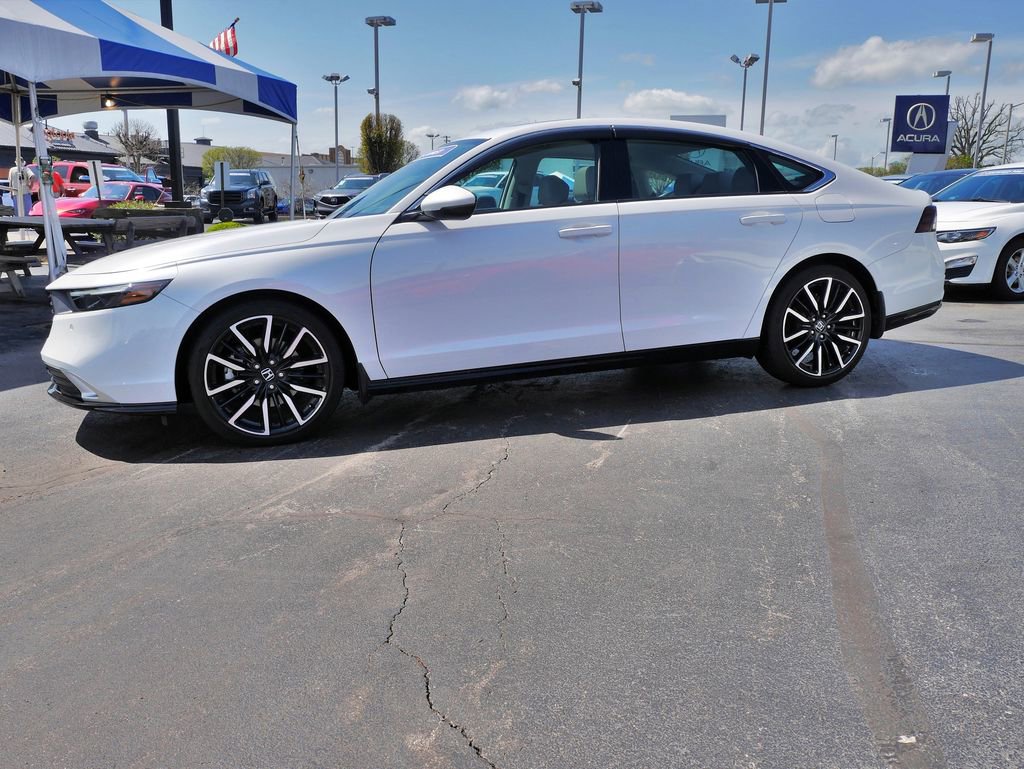 Used 2025 Honda Accord Touring image 4