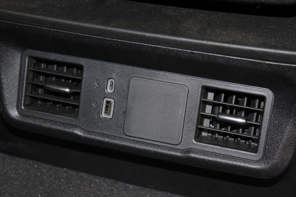 Used 2024 Chevrolet Silverado 1500 Custom image 34