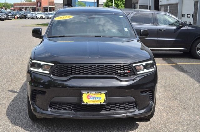 Used 2023 Dodge Durango GT w/ Blacktop Package AWD/4WD image 3