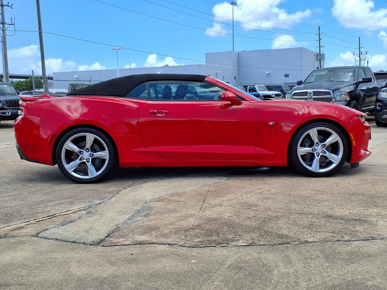 Used 2018 Chevrolet Camaro SS RWD image 27