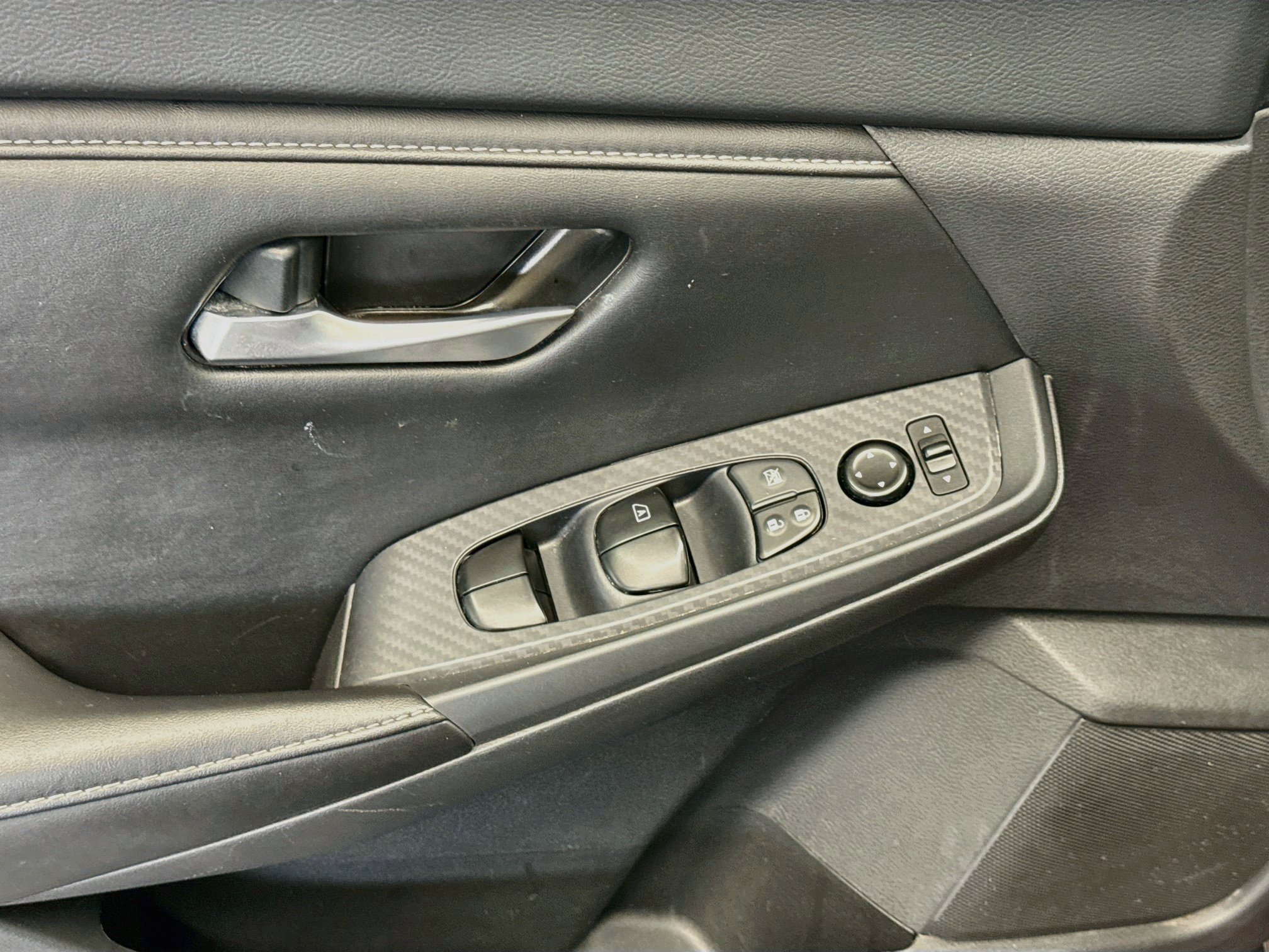 Used 2024 Nissan Sentra SV FWD image 15