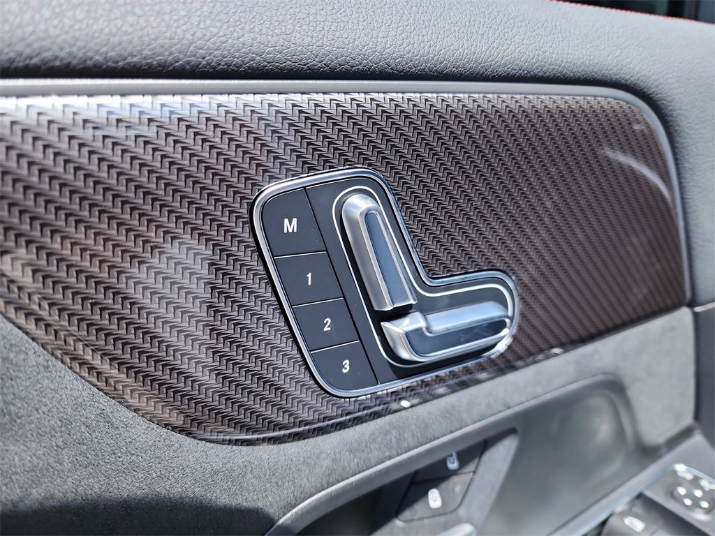 New 2025 Mercedes-Benz GLA 250 image 12