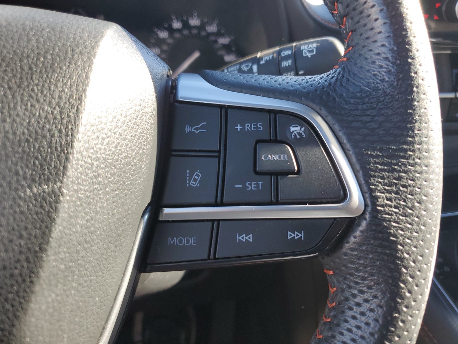 Certified 2024 Toyota Sienna XSE w/ XSE Plus Package FWD image 21