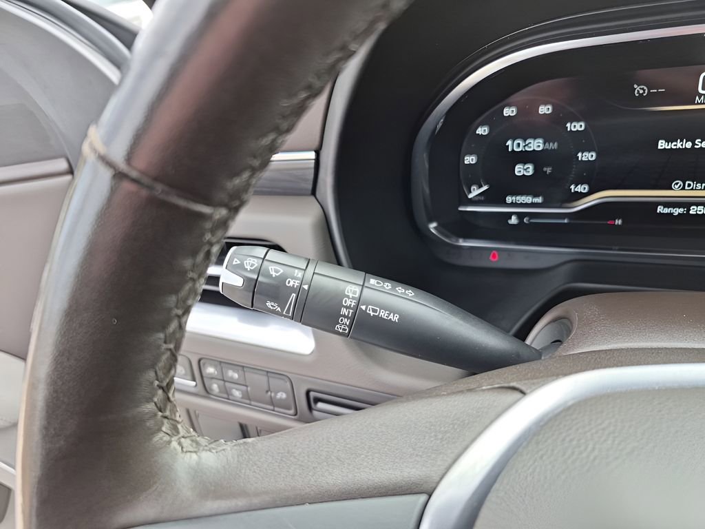 Used 2022 GMC Yukon XL SLT w/ SLT Premium Package image 36