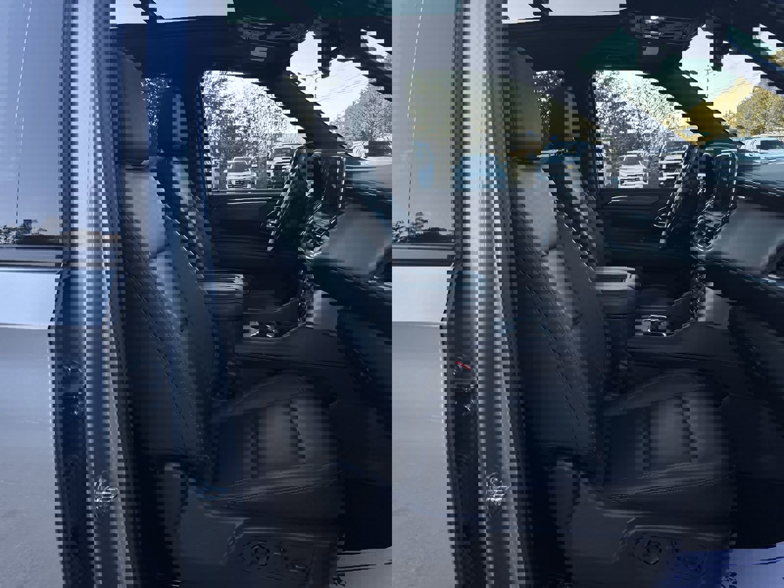 Used 2024 Chevrolet Tahoe Z71 w/ Luxury Package image 28