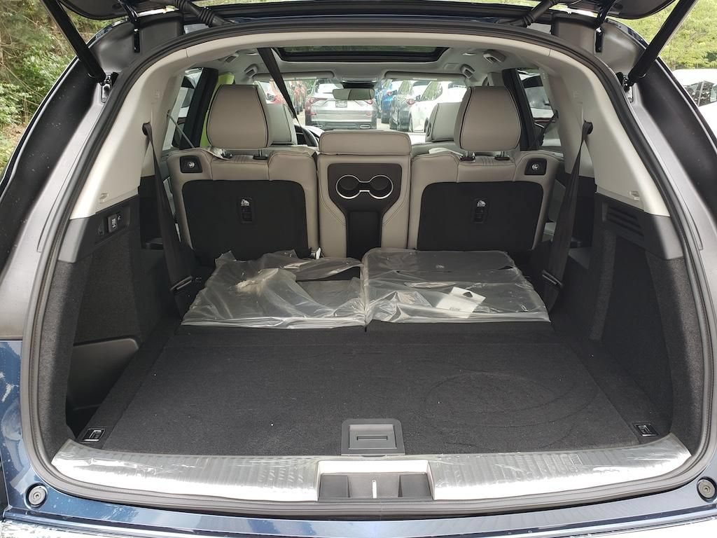 New 2026 Acura MDX w/ Advance Package AWD/4WD image 4