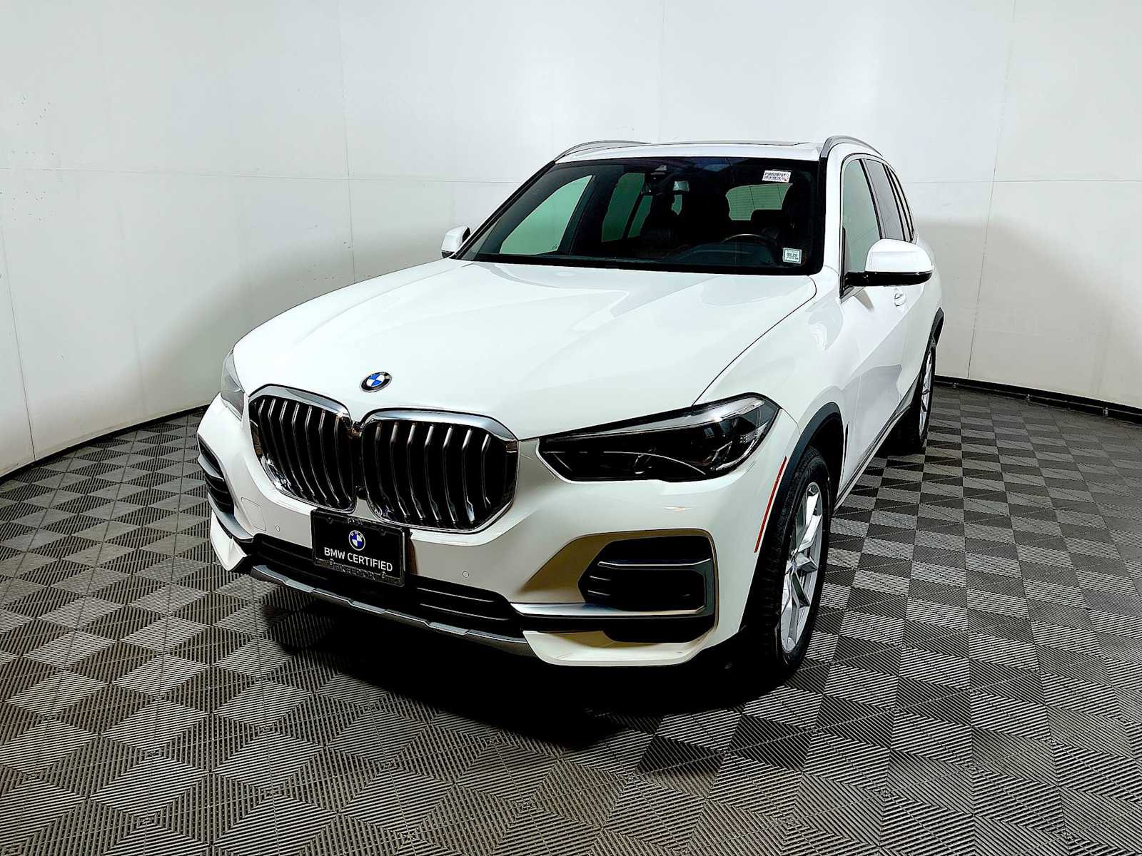 Certified 2023 BMW X5 xDrive40i image 3