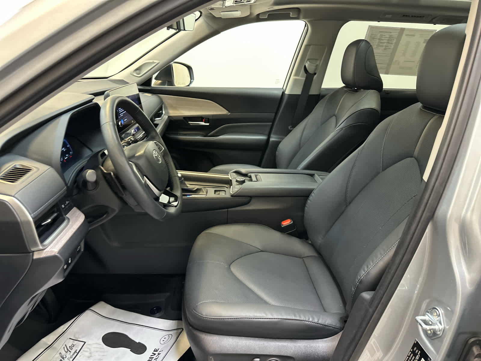 Used 2024 Toyota Grand Highlander Platinum image 4