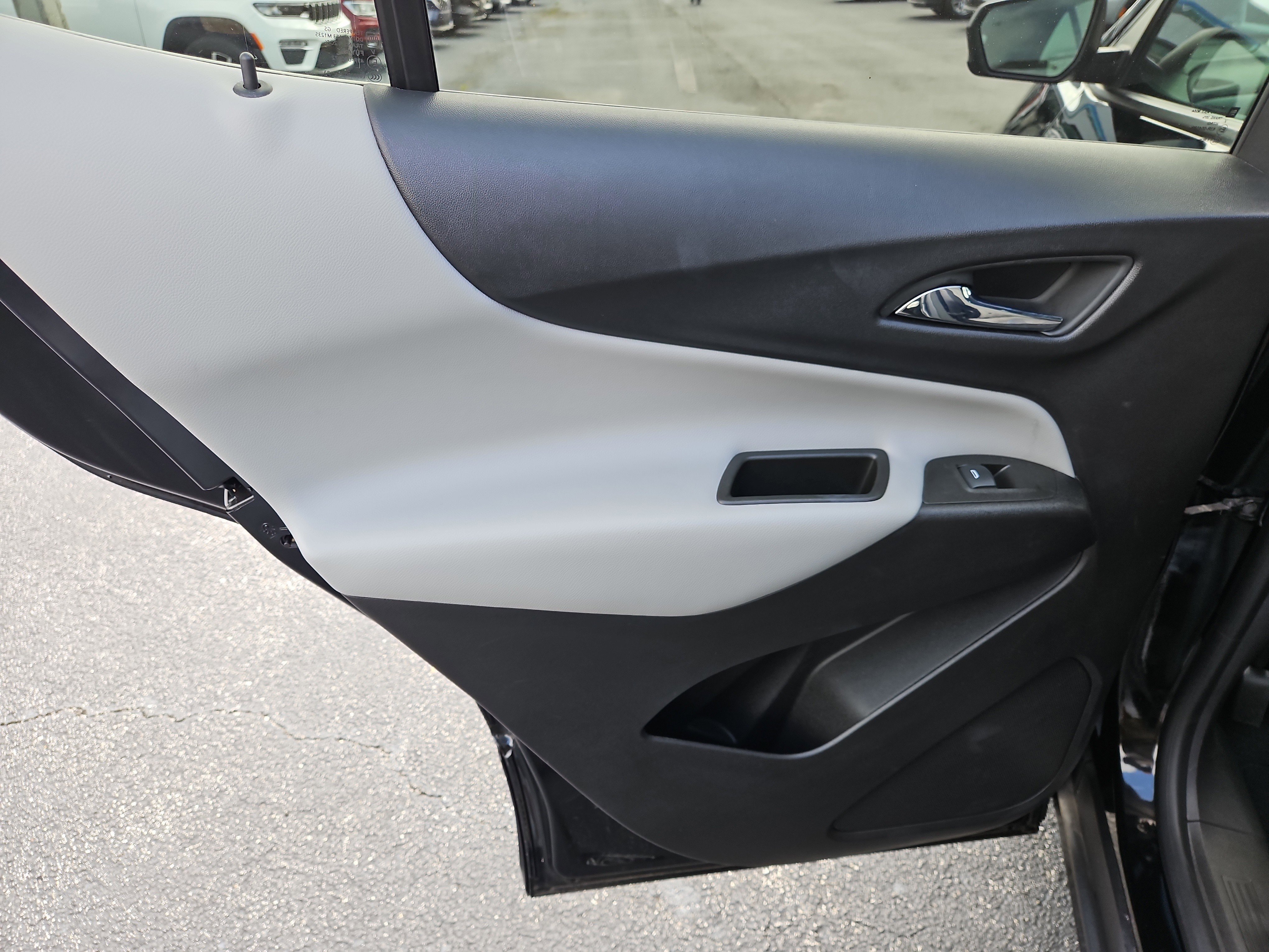 Used 2024 Chevrolet Equinox LS w/ LS Convenience Package FWD image 12