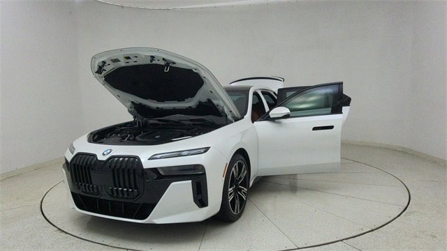 Used 2023 BMW 740i w/ Executive Package image 72