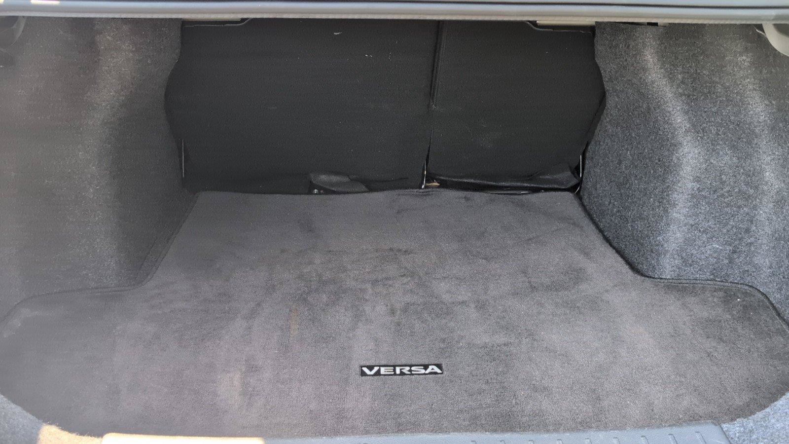 Used 2024 Nissan Versa SR FWD image 5