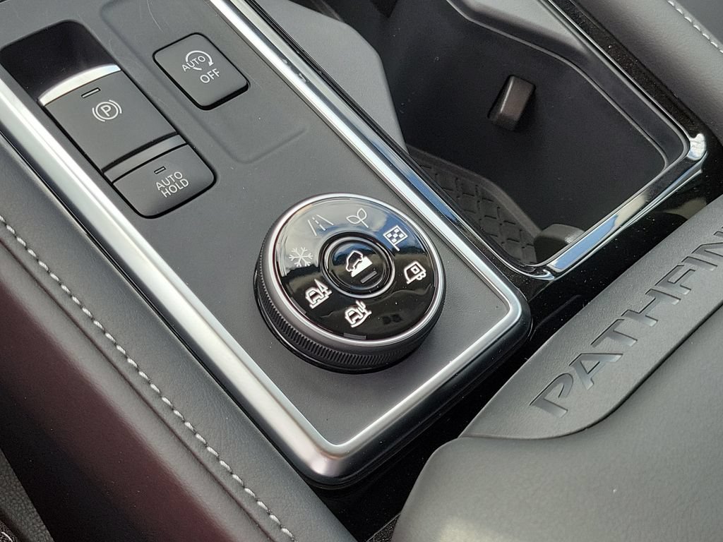 New 2026 Nissan Pathfinder SL AWD/4WD image 37