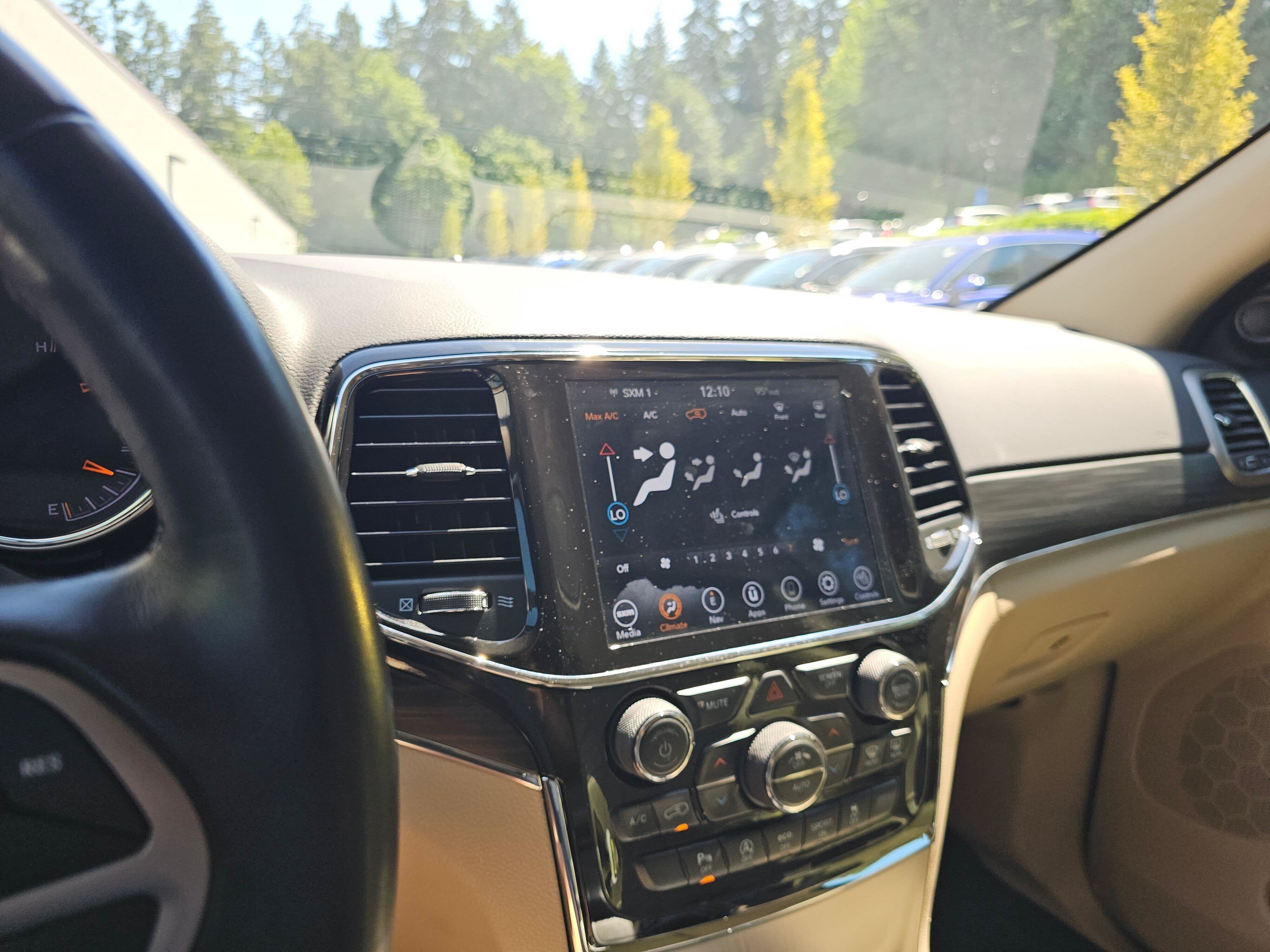 Used 2021 Jeep Grand Cherokee Limited w/ Sun & Sound Group AWD/4WD image 62