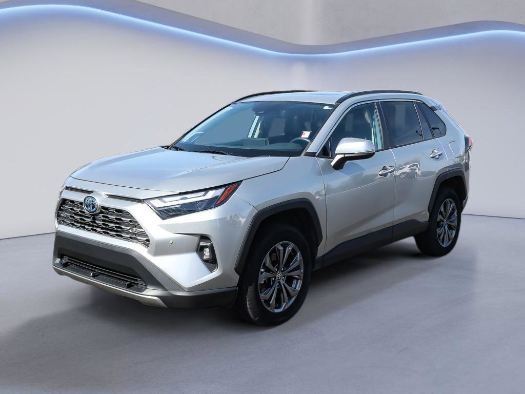 Used 2022 Toyota RAV4 Limited AWD/4WD image 2