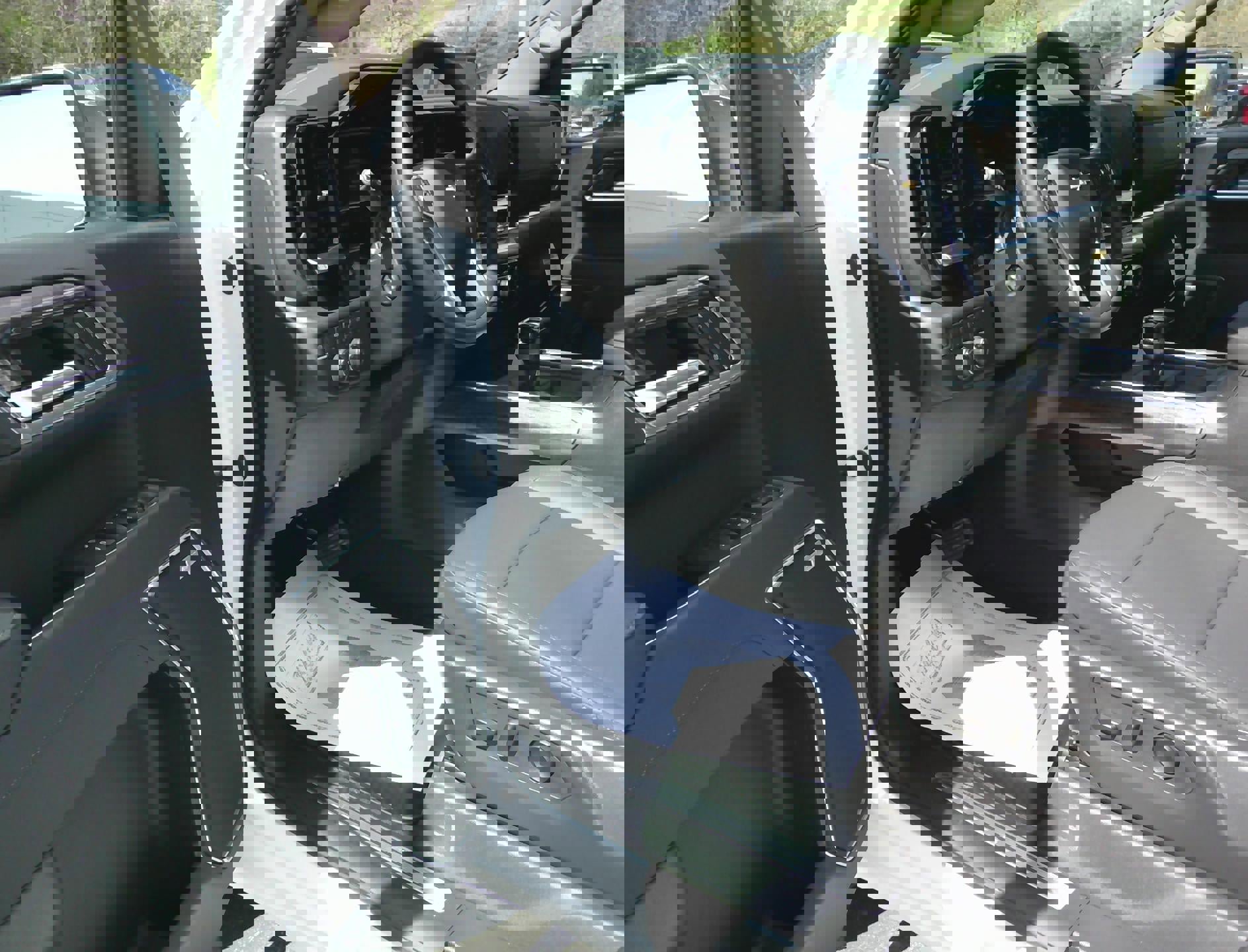 New 2025 Chevrolet Silverado 1500 LTZ image 8